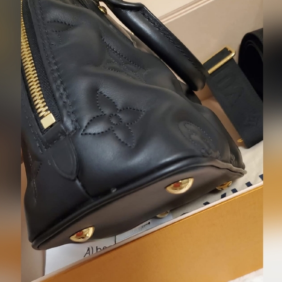 Louis Vuitton Alma BB Quilted calfskin embroidered Motif in great condition - Picture 10 of 16